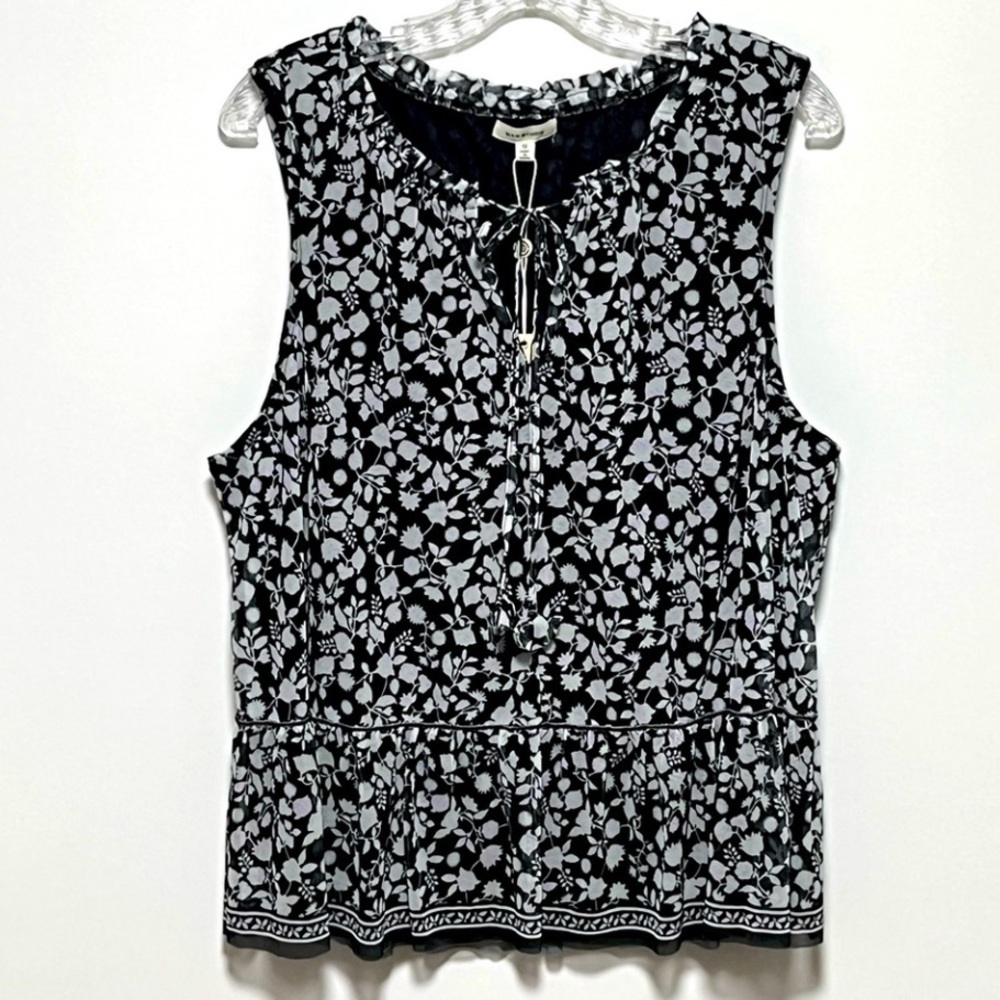 MAX STUDIO Feminine trendy Black white Floral Sleeveless Peplum Ruffle Hem Top